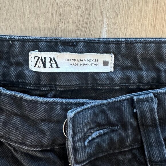 Zara Straight Leg Black Jeans - Picture 2 of 3